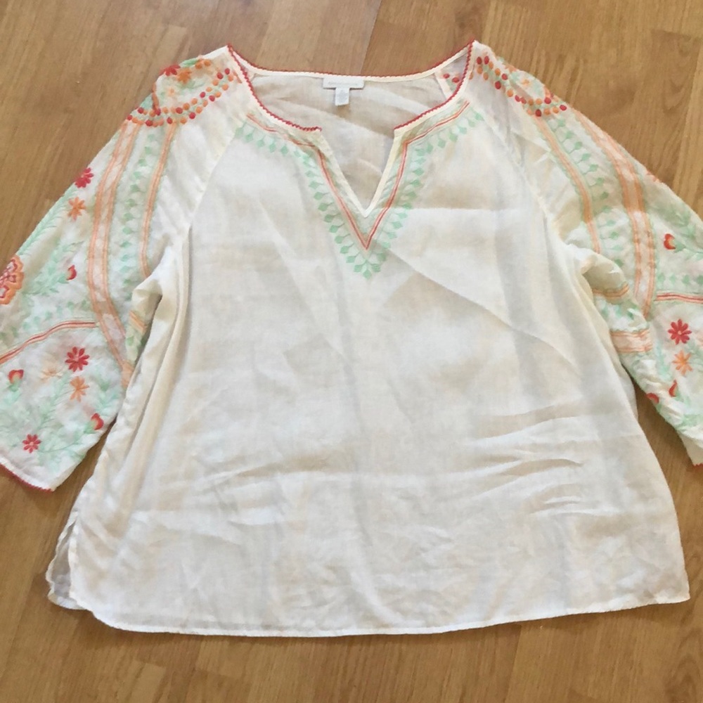 Preowned women’s Linen Charter club embroidered top XL excellent